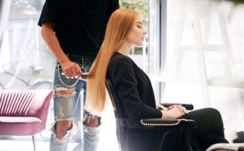 Dlaczego skórzana kabura to must-have każdego profesjonalnego fryzjera? skórzana kabura na narzędzia fryzjerskie